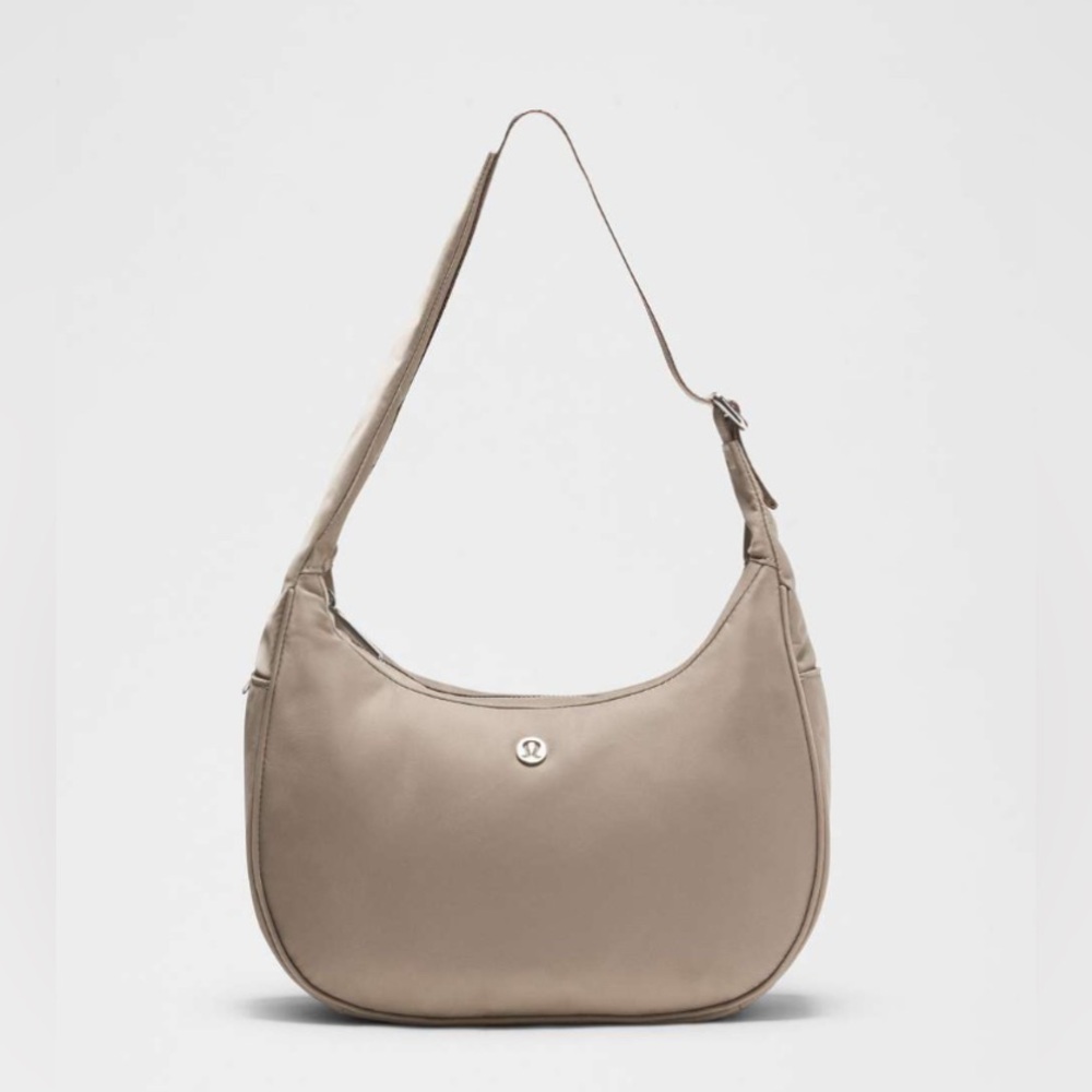 NWT Lululemon City Essentials Shoulder Bag 4L Warm Ash Grey / Silver